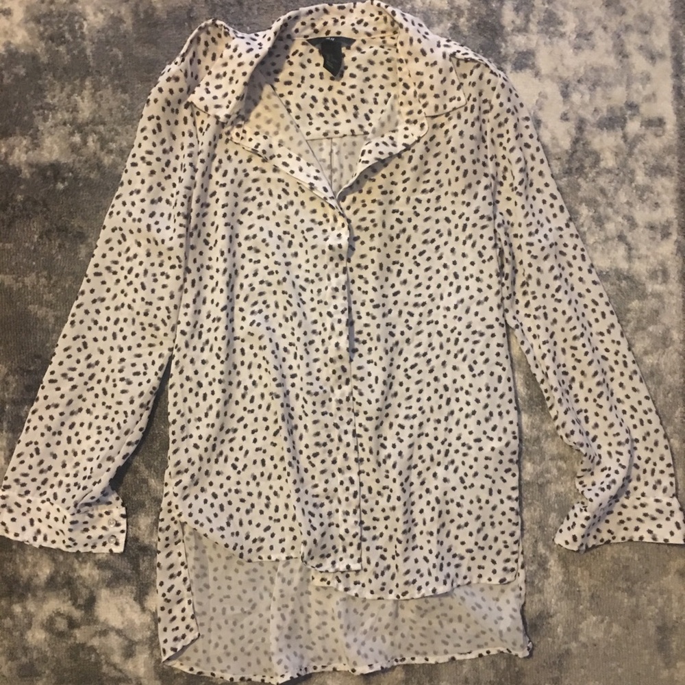 Spotted buttondown